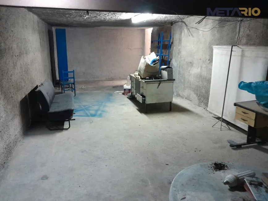 Armazém / Galpão à venda, 550m2 em Marechal Hermes, Rio De Janeiro - RJ - imagem 4 Foto 4 de Armazém / Galpão à venda, 550m2 em Marechal Hermes, Rio De Janeiro - RJ