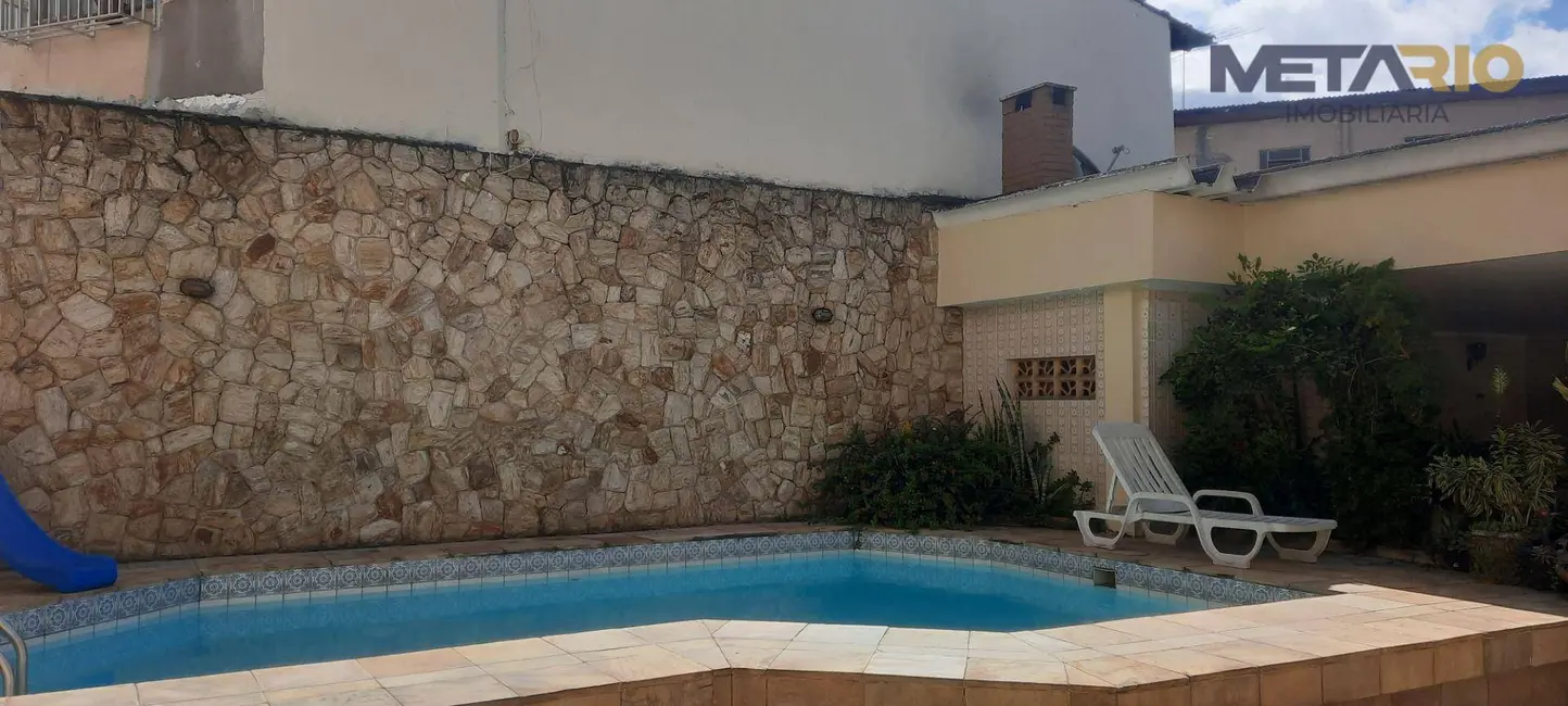 Foto 1 de Casa com 4 quartos à venda, 222m2 em Vila Valqueire, Rio De Janeiro - RJ