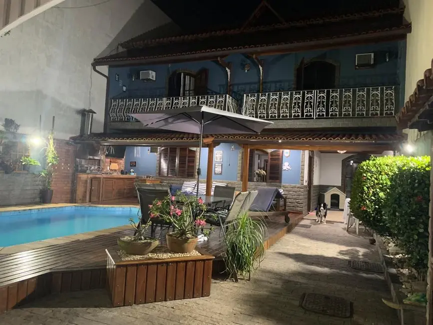 Casa de Condomínio com 3 quartos à venda, 250m2 em Vila Valqueire, Rio De Janeiro - RJ - imagem 3 Foto 3 de Casa de Condomínio com 3 quartos à venda, 250m2 em Vila Valqueire, Rio De Janeiro - RJ