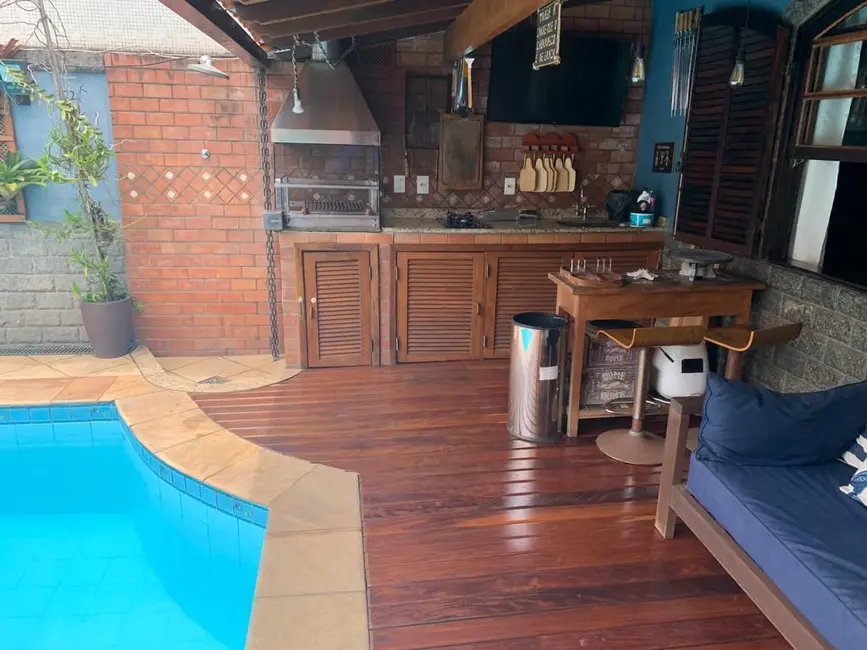 Casa de Condomínio com 3 quartos à venda, 250m2 em Vila Valqueire, Rio De Janeiro - RJ - imagem 7 Foto 7 de Casa de Condomínio com 3 quartos à venda, 250m2 em Vila Valqueire, Rio De Janeiro - RJ