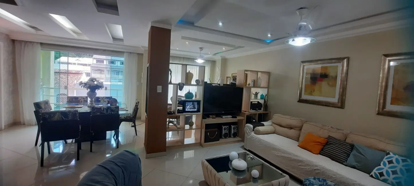 Casa de Condomínio com 4 quartos à venda, 237m2 em Vila Valqueire, Rio De Janeiro - RJ - imagem 1 Foto 1 de Casa de Condomínio com 4 quartos à venda, 237m2 em Vila Valqueire, Rio De Janeiro - RJ