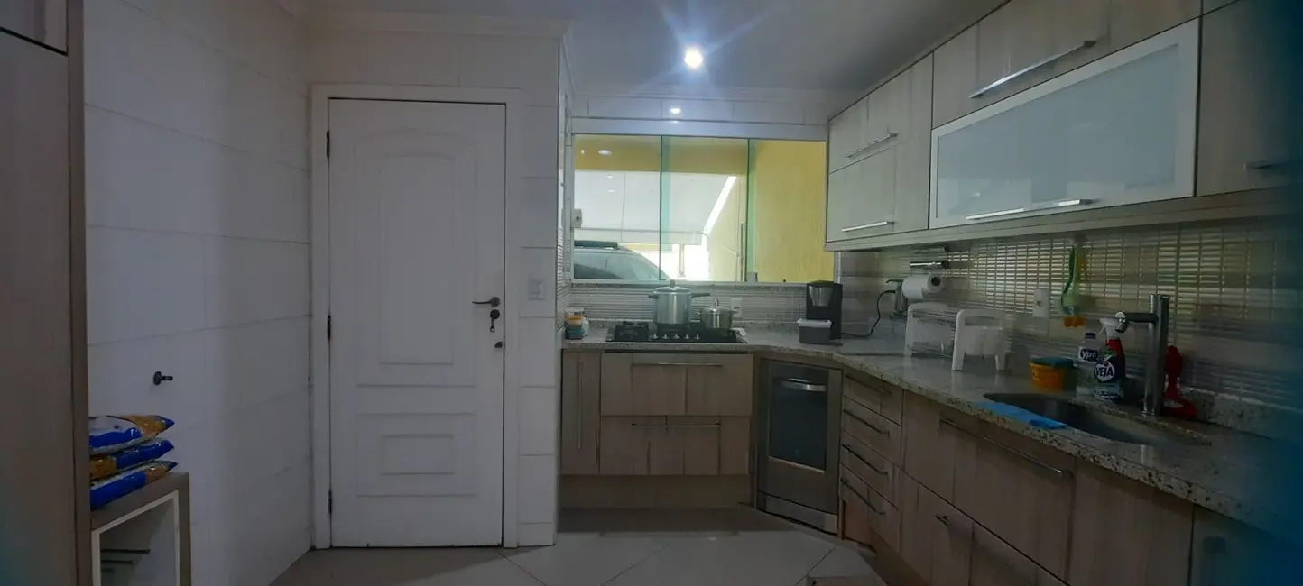 Casa de Condomínio com 4 quartos à venda, 237m2 em Vila Valqueire, Rio De Janeiro - RJ - imagem 7 Foto 7 de Casa de Condomínio com 4 quartos à venda, 237m2 em Vila Valqueire, Rio De Janeiro - RJ