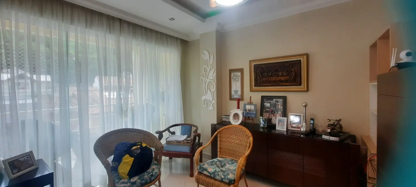 Casa de Condomínio com 4 quartos à venda, 237m2 em Vila Valqueire, Rio De Janeiro - RJ - imagem 3 Foto 3 de Casa de Condomínio com 4 quartos à venda, 237m2 em Vila Valqueire, Rio De Janeiro - RJ