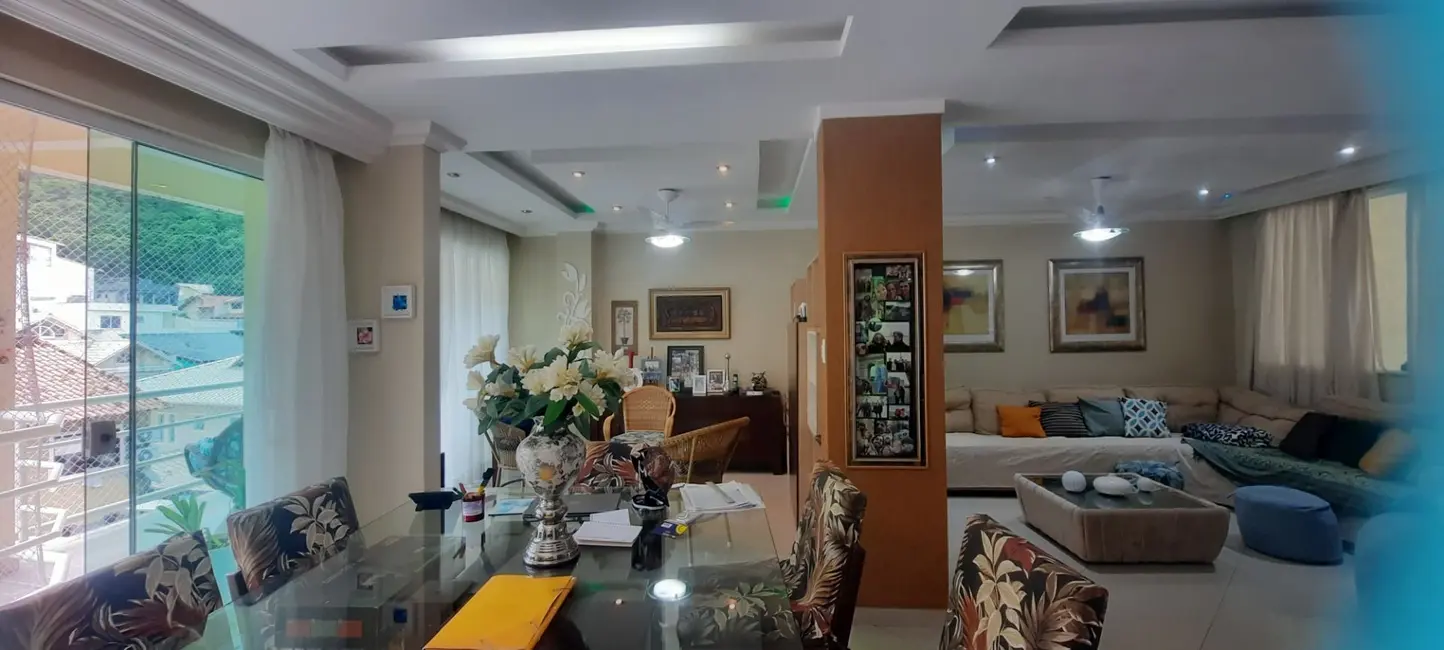 Casa de Condomínio com 4 quartos à venda, 237m2 em Vila Valqueire, Rio De Janeiro - RJ - imagem 5 Foto 5 de Casa de Condomínio com 4 quartos à venda, 237m2 em Vila Valqueire, Rio De Janeiro - RJ