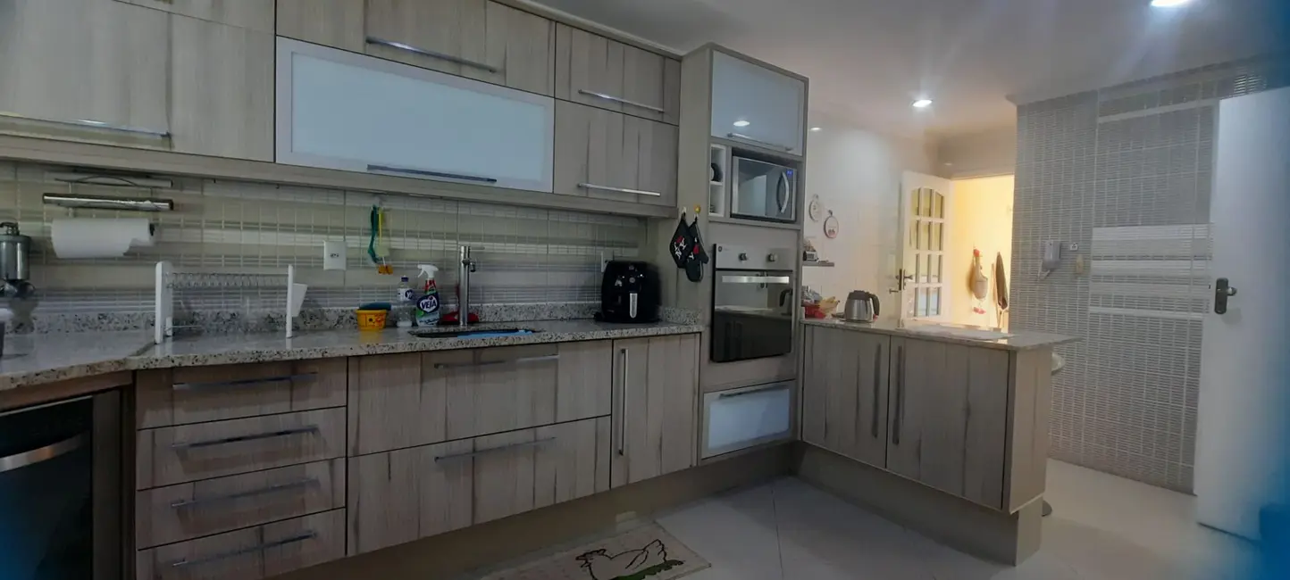 Casa de Condomínio com 4 quartos à venda, 237m2 em Vila Valqueire, Rio De Janeiro - RJ - imagem 8 Foto 8 de Casa de Condomínio com 4 quartos à venda, 237m2 em Vila Valqueire, Rio De Janeiro - RJ