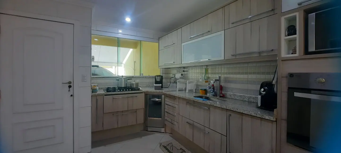 Casa de Condomínio com 4 quartos à venda, 237m2 em Vila Valqueire, Rio De Janeiro - RJ - imagem 6 Foto 6 de Casa de Condomínio com 4 quartos à venda, 237m2 em Vila Valqueire, Rio De Janeiro - RJ