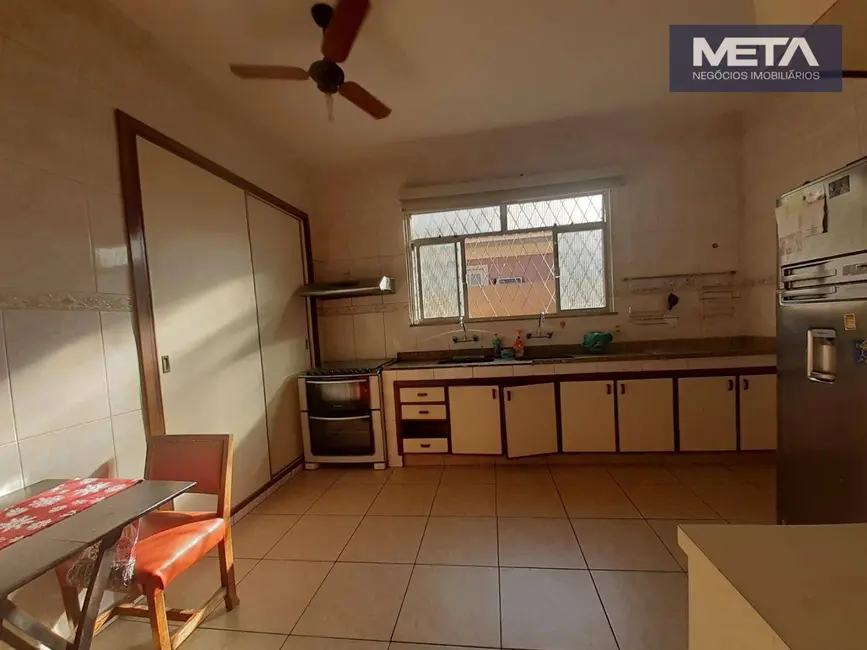 Casa com 3 quartos à venda, 265m2 em Vila Valqueire, Rio De Janeiro - RJ - imagem 7 Foto 7 de Casa com 3 quartos à venda, 265m2 em Vila Valqueire, Rio De Janeiro - RJ