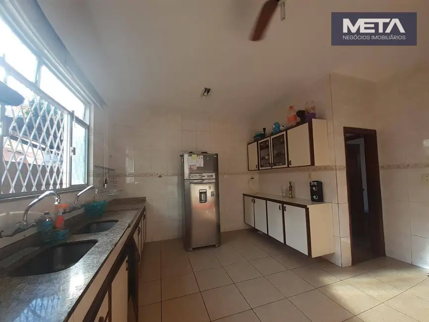 Casa com 3 quartos à venda, 265m2 em Vila Valqueire, Rio De Janeiro - RJ - imagem 4 Foto 4 de Casa com 3 quartos à venda, 265m2 em Vila Valqueire, Rio De Janeiro - RJ