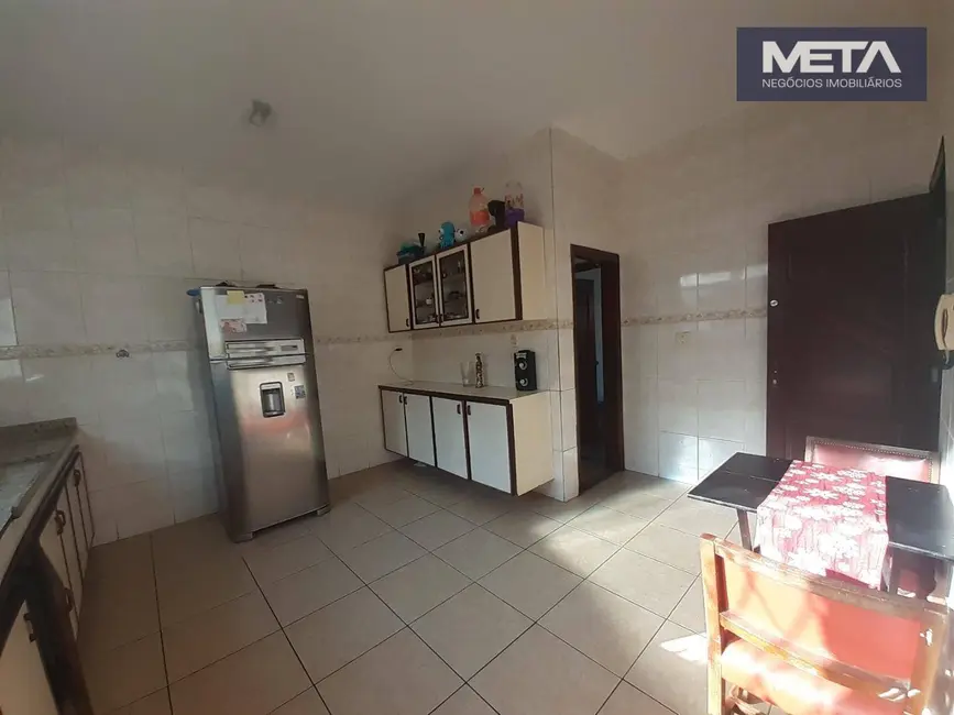 Casa com 3 quartos à venda, 265m2 em Vila Valqueire, Rio De Janeiro - RJ - imagem 5 Foto 5 de Casa com 3 quartos à venda, 265m2 em Vila Valqueire, Rio De Janeiro - RJ