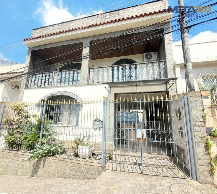 Foto 1 de Casa de Condomínio com 4 quartos à venda, 250m2 em Vila Valqueire, Rio De Janeiro - RJ