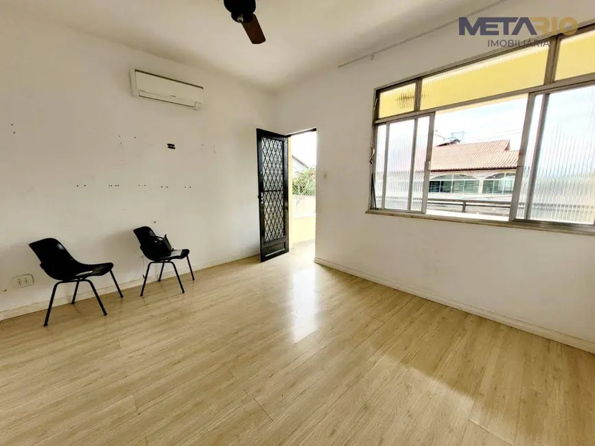 Casa de Condomínio com 4 quartos à venda, 360m2 em Vila Valqueire, Rio De Janeiro - RJ - imagem 3 Foto 3 de Casa de Condomínio com 4 quartos à venda, 360m2 em Vila Valqueire, Rio De Janeiro - RJ