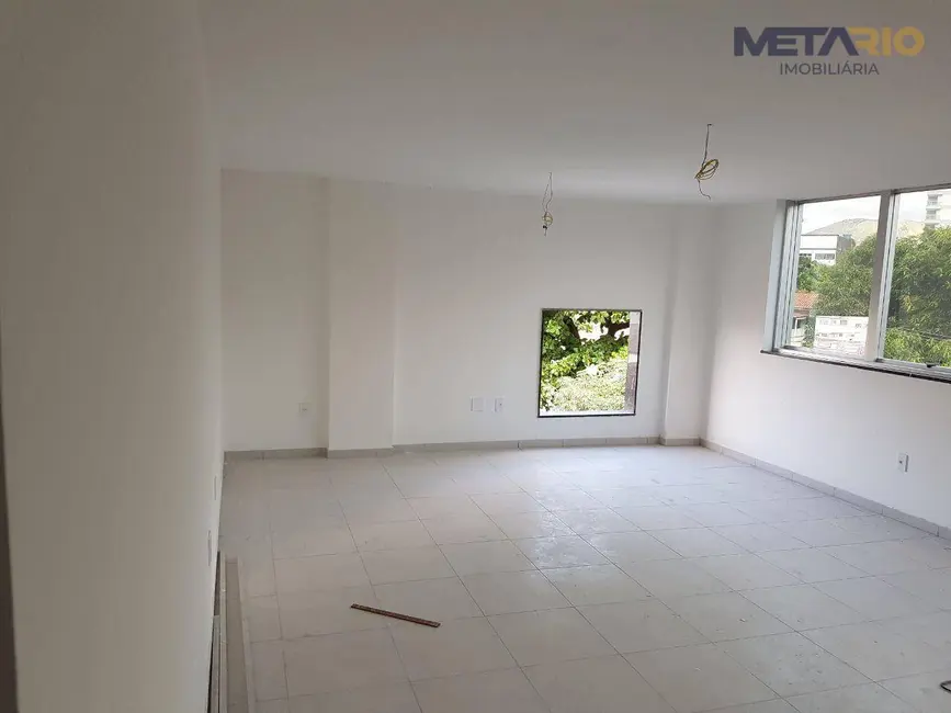 Foto 1 de Sala Comercial à venda e para alugar, 30m2 em Vila Valqueire, Rio De Janeiro - RJ