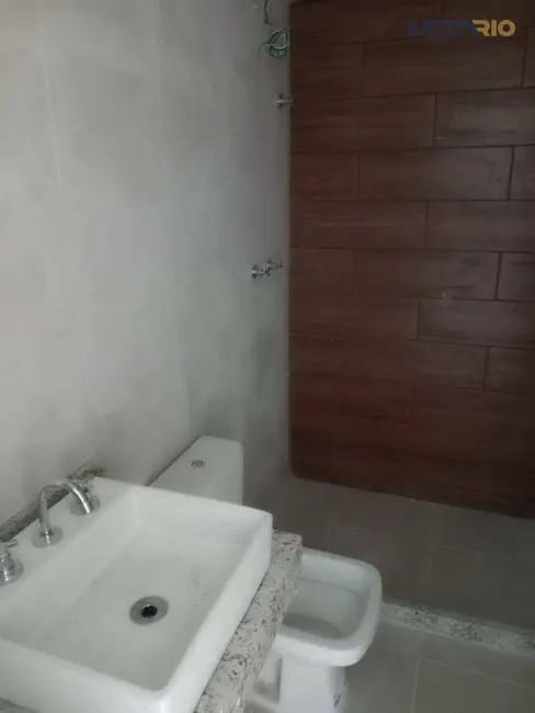 Apartamento com 3 quartos para alugar, 90m2 em Vila Valqueire, Rio De Janeiro - RJ - imagem 9 Foto 9 de Apartamento com 3 quartos para alugar, 90m2 em Vila Valqueire, Rio De Janeiro - RJ