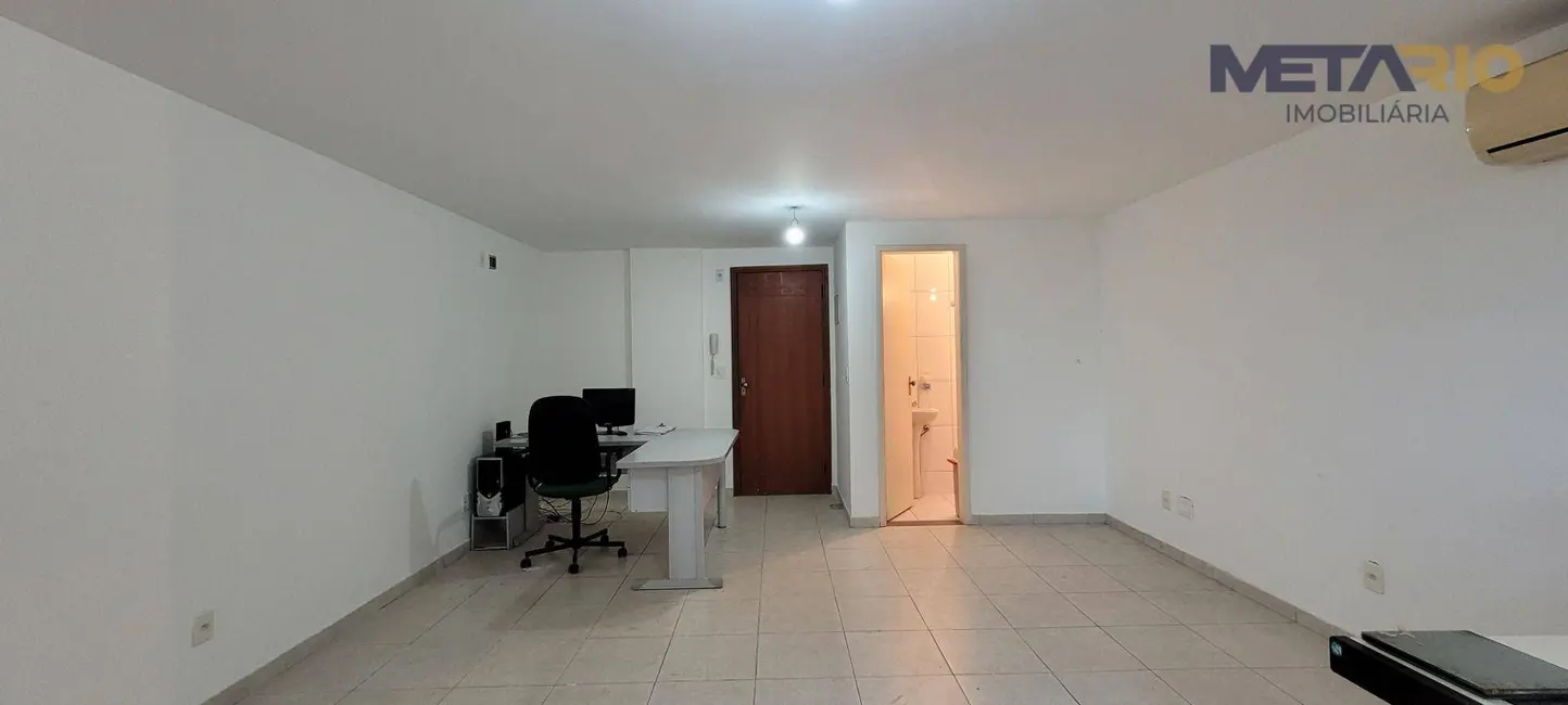 Foto 2 de Sala Comercial para alugar, 32m2 em Vila Valqueire, Rio De Janeiro - RJ