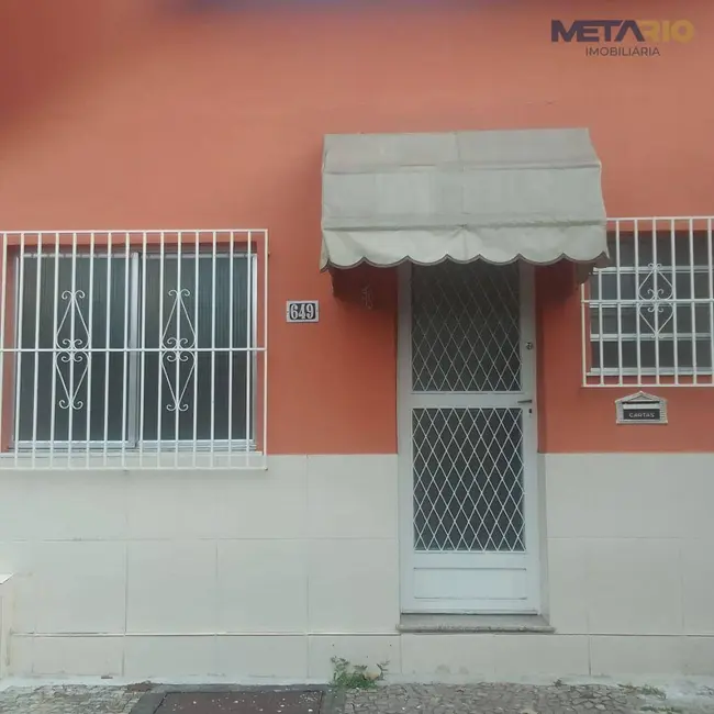 Foto 1 de Casa com 1 quarto para alugar, 70m2 em Marechal Hermes, Rio De Janeiro - RJ