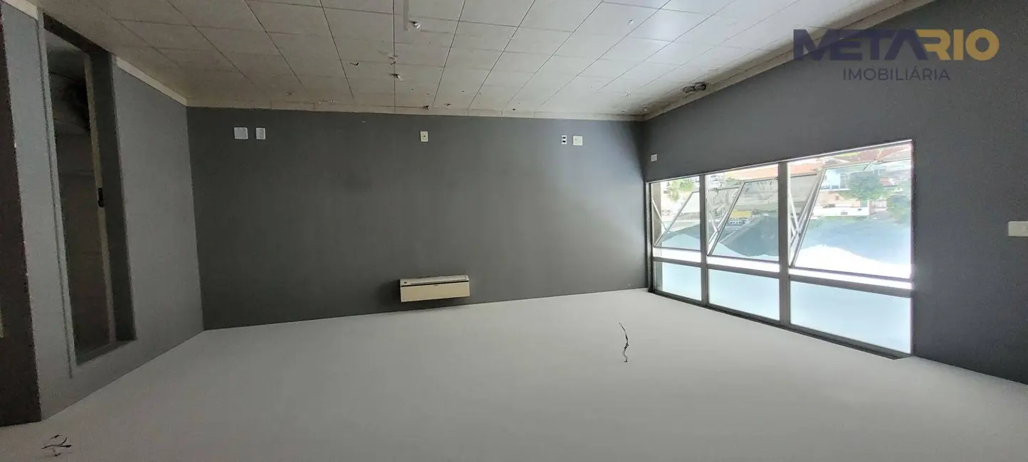 Foto 4 de Sala Comercial à venda, 30m2 em Vila Valqueire, Rio De Janeiro - RJ