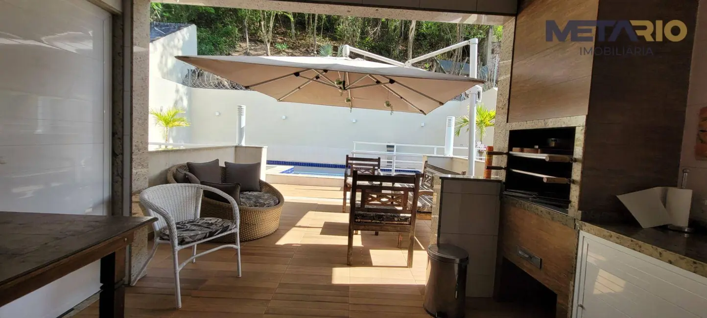 Casa com 4 quartos à venda, 360m2 em Vila Valqueire, Rio De Janeiro - RJ - imagem 8 Foto 8 de Casa com 4 quartos à venda, 360m2 em Vila Valqueire, Rio De Janeiro - RJ