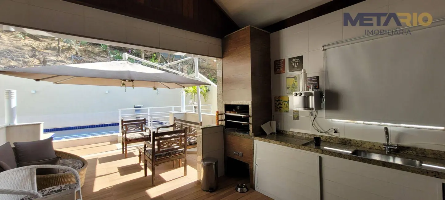 Casa com 4 quartos à venda, 360m2 em Vila Valqueire, Rio De Janeiro - RJ - imagem 7 Foto 7 de Casa com 4 quartos à venda, 360m2 em Vila Valqueire, Rio De Janeiro - RJ