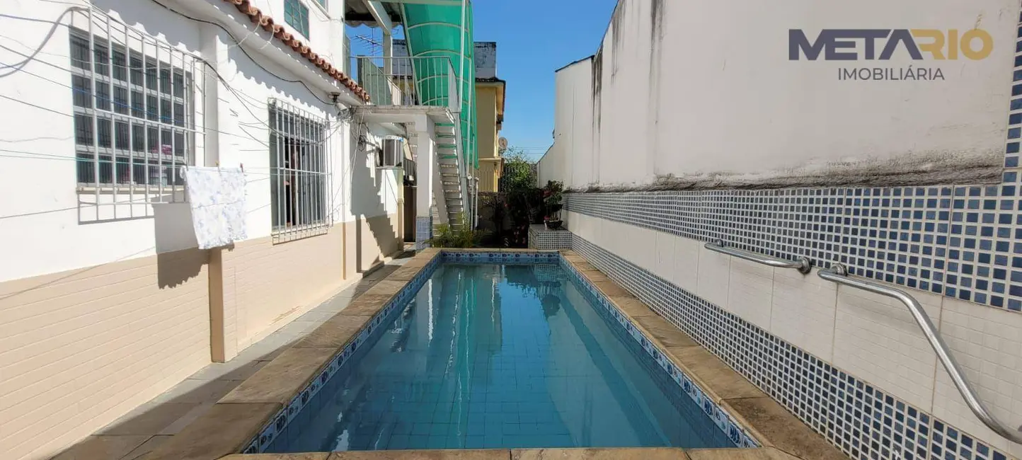 Casa com 3 quartos à venda, 531m2 em Vila Valqueire, Rio De Janeiro - RJ - imagem 3 Foto 3 de Casa com 3 quartos à venda, 531m2 em Vila Valqueire, Rio De Janeiro - RJ