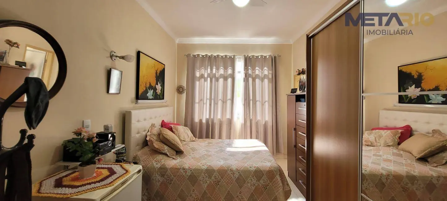 Casa com 3 quartos à venda, 531m2 em Vila Valqueire, Rio De Janeiro - RJ - imagem 9 Foto 9 de Casa com 3 quartos à venda, 531m2 em Vila Valqueire, Rio De Janeiro - RJ