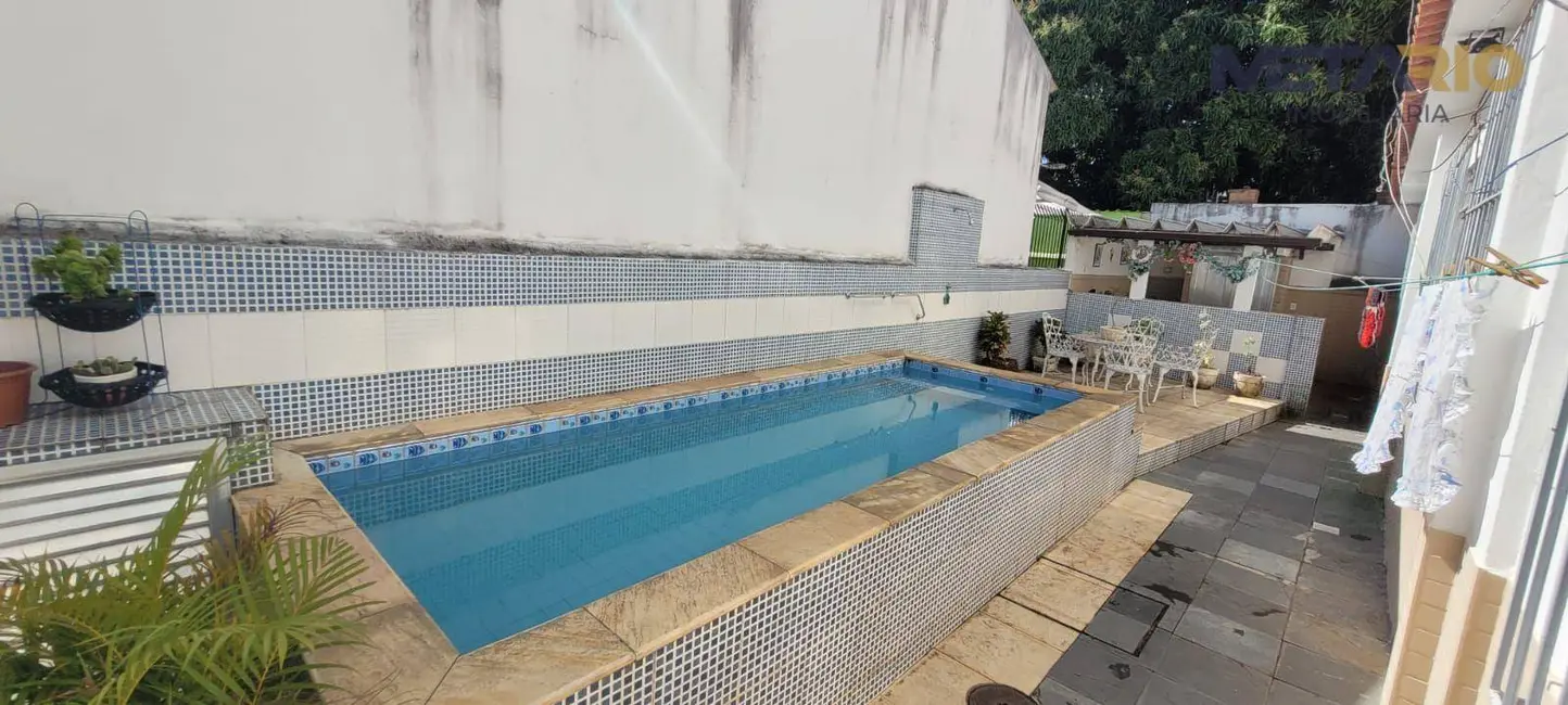 Foto 2 de Casa com 3 quartos à venda, 531m2 em Vila Valqueire, Rio De Janeiro - RJ