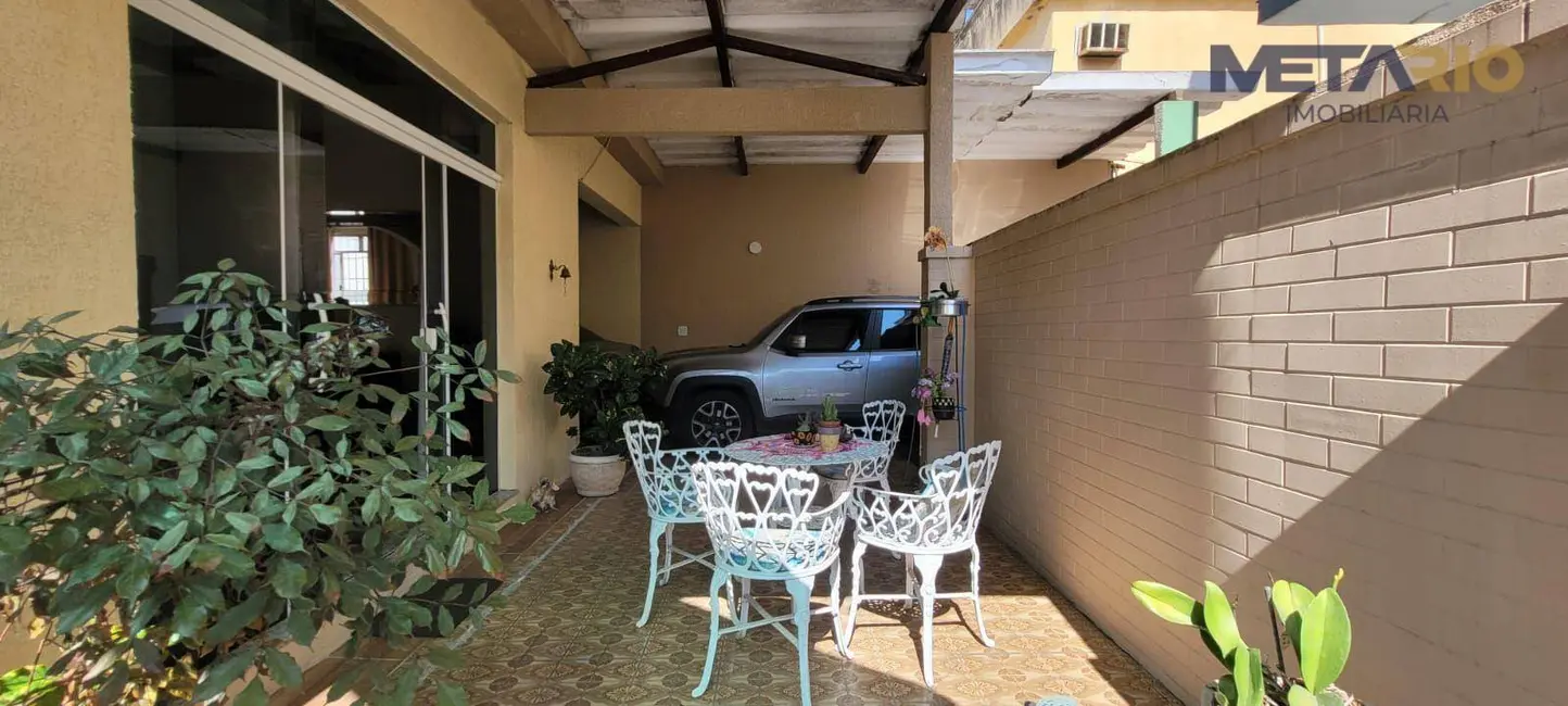 Casa com 3 quartos à venda, 531m2 em Vila Valqueire, Rio De Janeiro - RJ - imagem 5 Foto 5 de Casa com 3 quartos à venda, 531m2 em Vila Valqueire, Rio De Janeiro - RJ