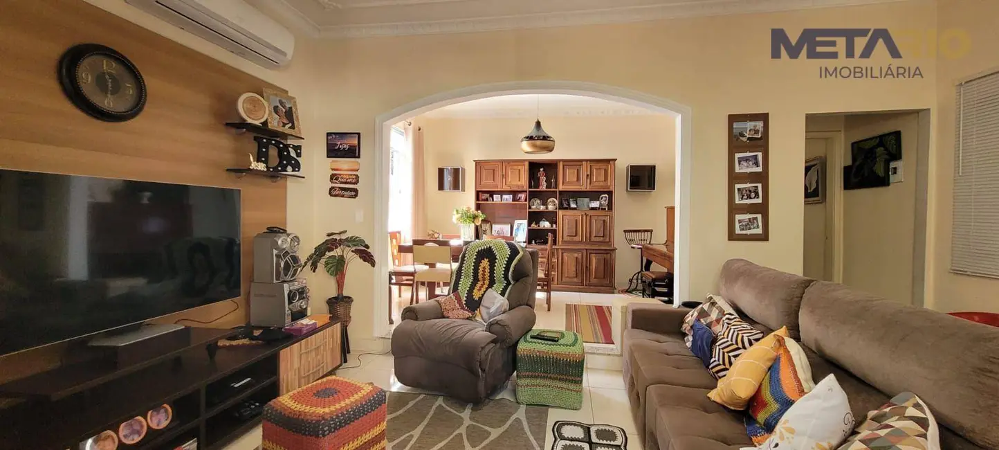 Casa com 3 quartos à venda, 531m2 em Vila Valqueire, Rio De Janeiro - RJ - imagem 7 Foto 7 de Casa com 3 quartos à venda, 531m2 em Vila Valqueire, Rio De Janeiro - RJ