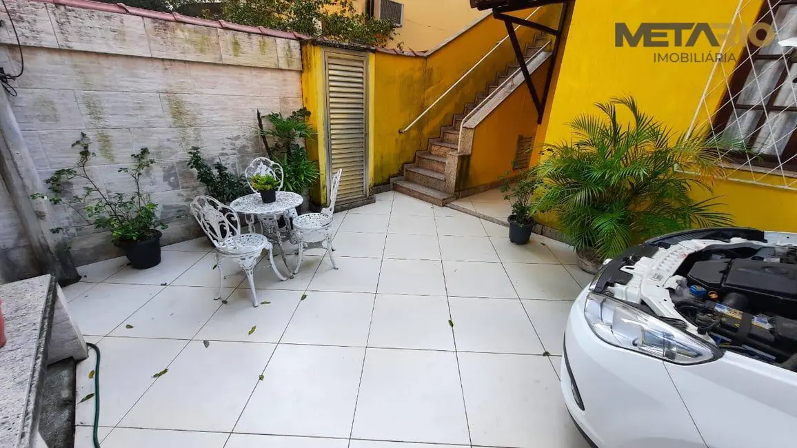 Casa com 4 quartos à venda, 1170m2 em Vila Valqueire, Rio De Janeiro - RJ - imagem 4 Foto 4 de Casa com 4 quartos à venda, 1170m2 em Vila Valqueire, Rio De Janeiro - RJ