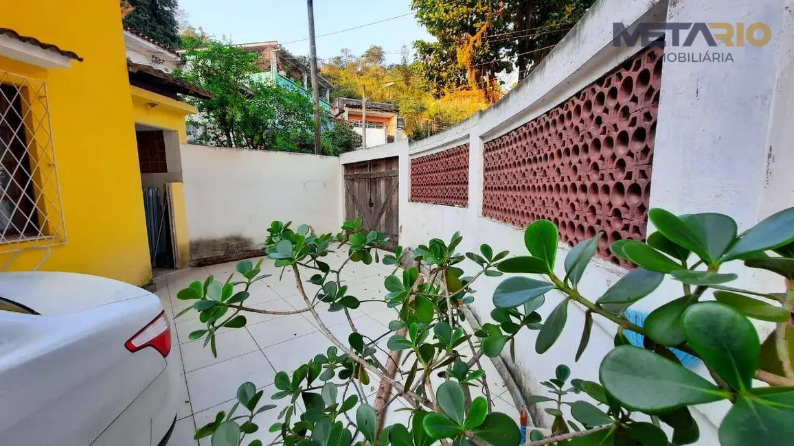 Casa com 4 quartos à venda, 1170m2 em Vila Valqueire, Rio De Janeiro - RJ - imagem 3 Foto 3 de Casa com 4 quartos à venda, 1170m2 em Vila Valqueire, Rio De Janeiro - RJ