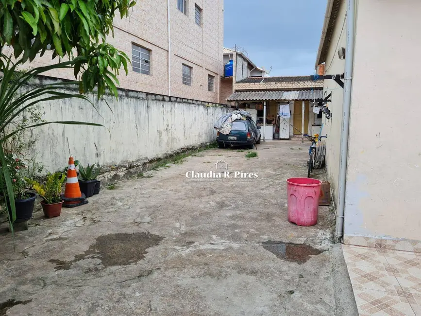 Foto 2 de Casa com 1 quarto à venda, 250m2 em Praia Grande - SP