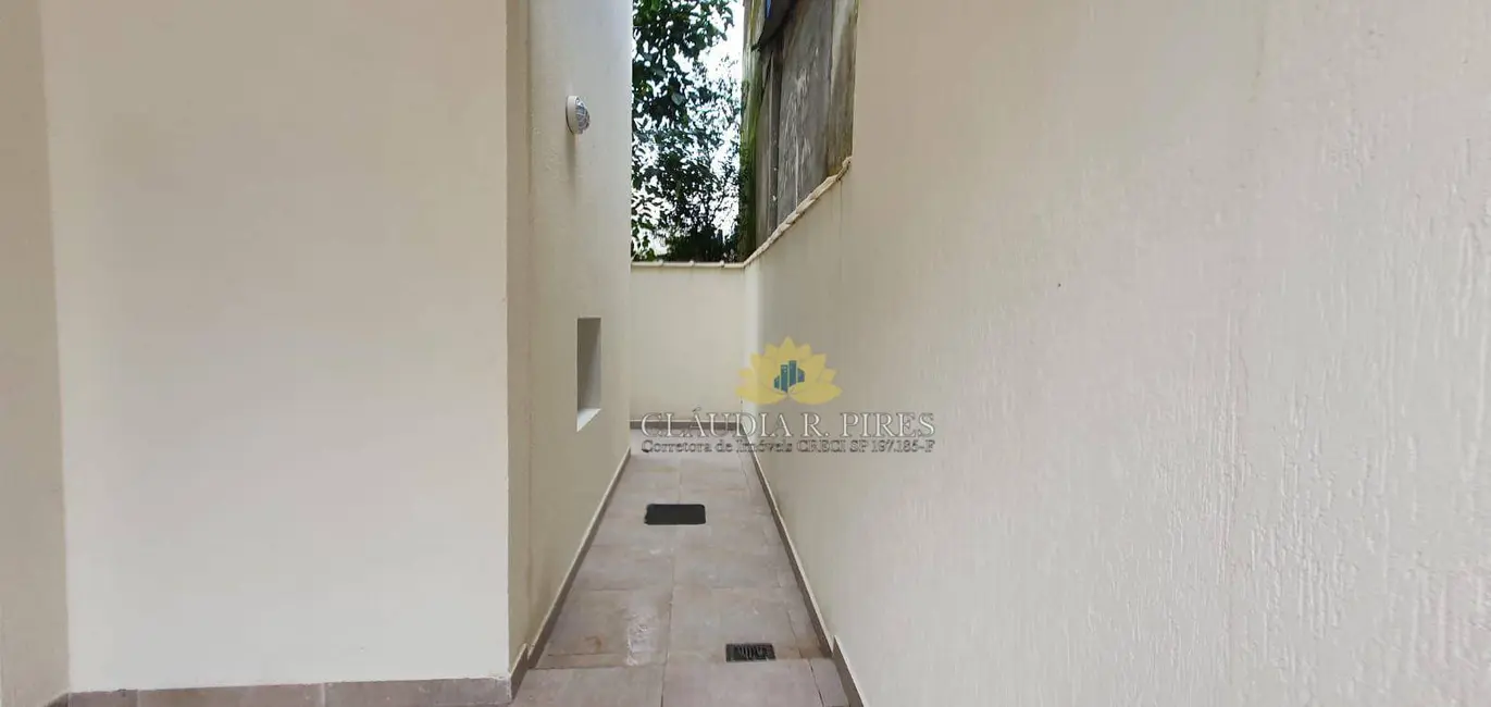 Sobrado com 2 quartos à venda, 84m2 em Praia Grande - SP - imagem 2 Foto 2 de Sobrado com 2 quartos à venda, 84m2 em Praia Grande - SP