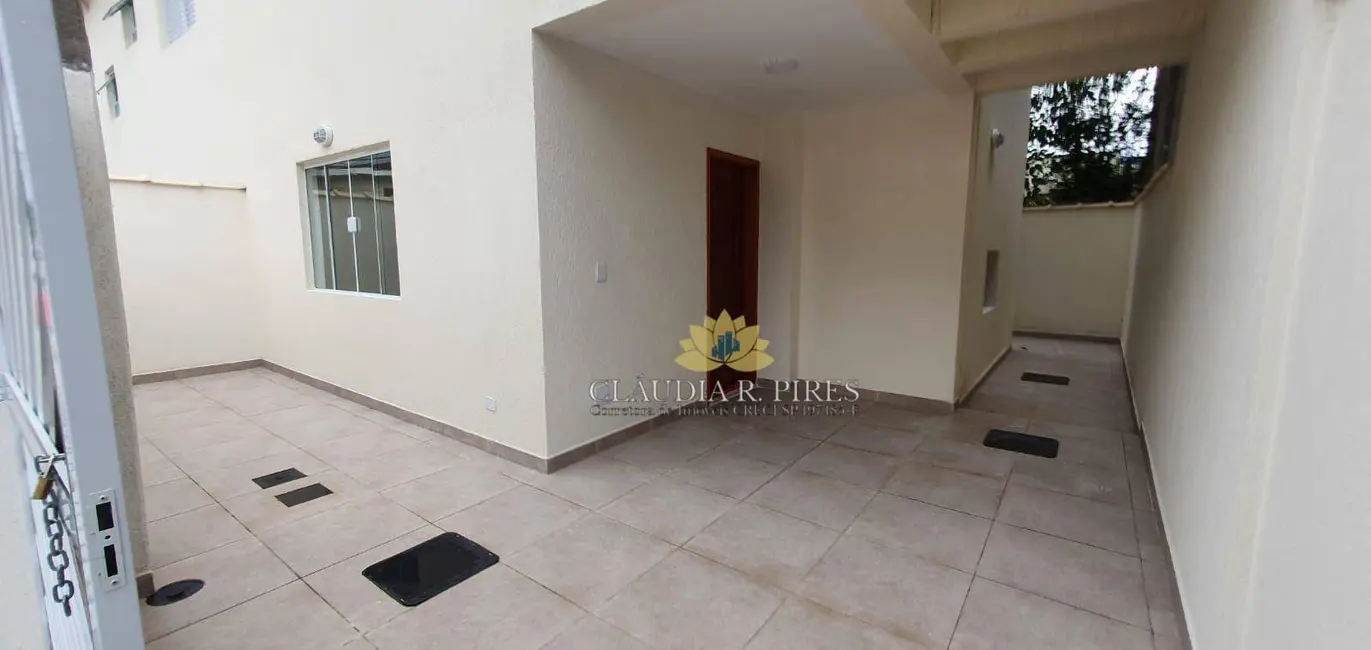 Sobrado com 2 quartos à venda, 84m2 em Praia Grande - SP - imagem 1 Foto 1 de Sobrado com 2 quartos à venda, 84m2 em Praia Grande - SP