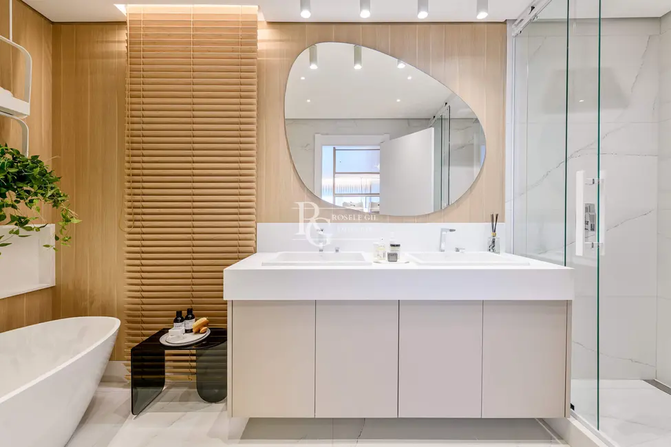 Apartamento com 3 quartos à venda, 232m2 em Petrópolis, Porto Alegre - RS - imagem 9 Foto 9 de Apartamento com 3 quartos à venda, 232m2 em Petrópolis, Porto Alegre - RS