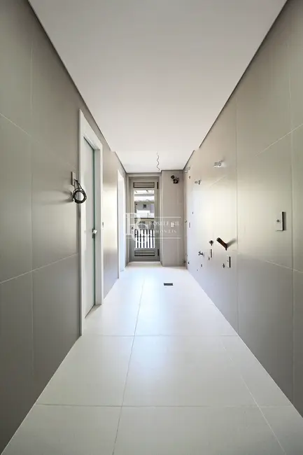 Apartamento com 3 quartos à venda, 388m2 em Moinhos de Vento, Porto Alegre - RS - imagem 6 Foto 6 de Apartamento com 3 quartos à venda, 388m2 em Moinhos de Vento, Porto Alegre - RS