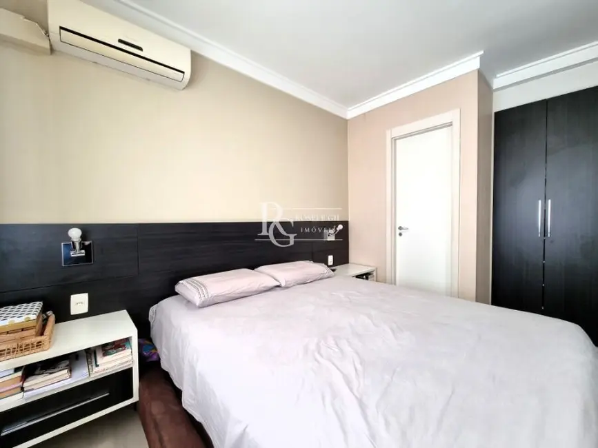 Apartamento com 3 quartos à venda, 74m2 em Vila Ipiranga, Porto Alegre - RS - imagem 8 Foto 8 de Apartamento com 3 quartos à venda, 74m2 em Vila Ipiranga, Porto Alegre - RS