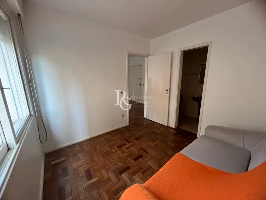 Apartamento com 1 quarto à venda, 50m2 em Independência, Porto Alegre - RS - imagem 3 Foto 3 de Apartamento com 1 quarto à venda, 50m2 em Independência, Porto Alegre - RS