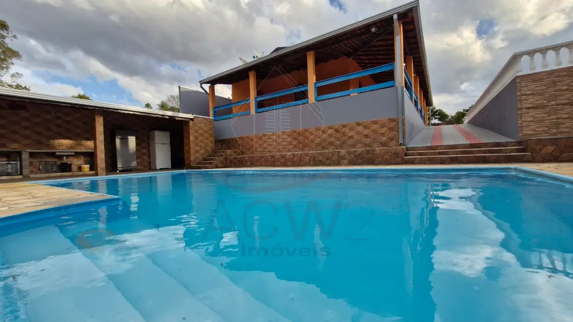 Chácara com 2 quartos à venda, 1764m2 em Louveira - SP - imagem 1 Foto 1 de Chácara com 2 quartos à venda, 1764m2 em Louveira - SP