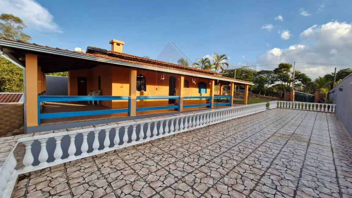 Chácara com 2 quartos à venda, 1764m2 em Louveira - SP - imagem 2 Foto 2 de Chácara com 2 quartos à venda, 1764m2 em Louveira - SP