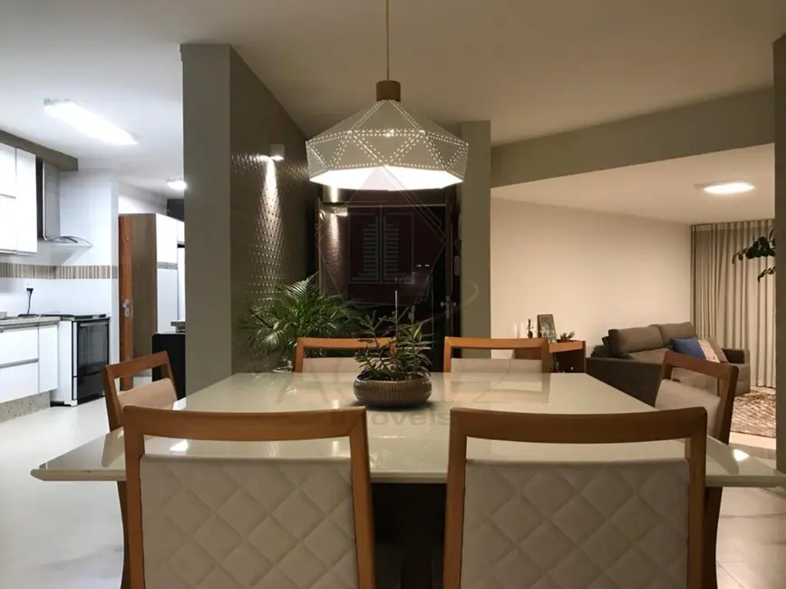 Casa com 3 quartos à venda, 1000m2 em Jardim Novo Mundo, Jundiai - SP - imagem 3 Foto 3 de Casa com 3 quartos à venda, 1000m2 em Jardim Novo Mundo, Jundiai - SP