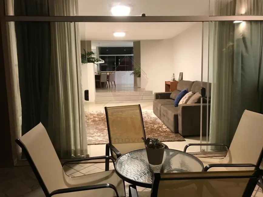 Casa com 3 quartos à venda, 1000m2 em Jardim Novo Mundo, Jundiai - SP - imagem 5 Foto 5 de Casa com 3 quartos à venda, 1000m2 em Jardim Novo Mundo, Jundiai - SP
