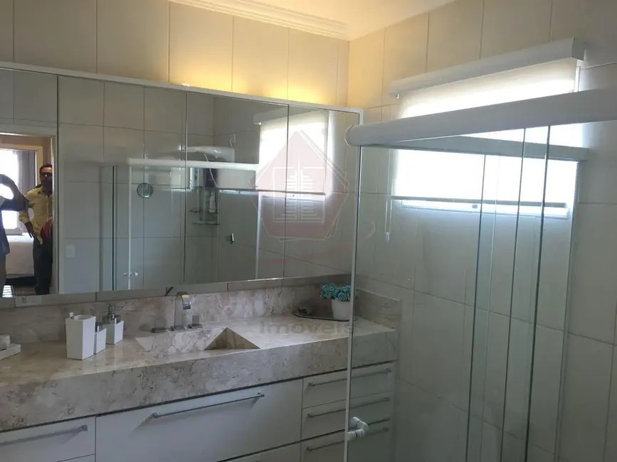 Foto 6 de Casa de Condomínio com 3 quartos para alugar, 230m2 em Louveira - SP