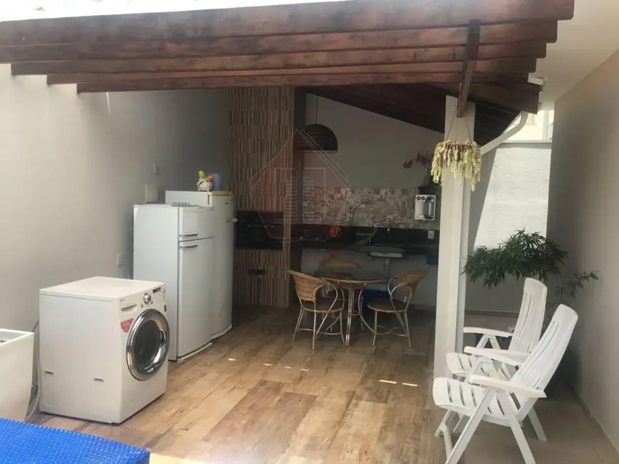 Foto 3 de Casa de Condomínio com 3 quartos para alugar, 230m2 em Louveira - SP