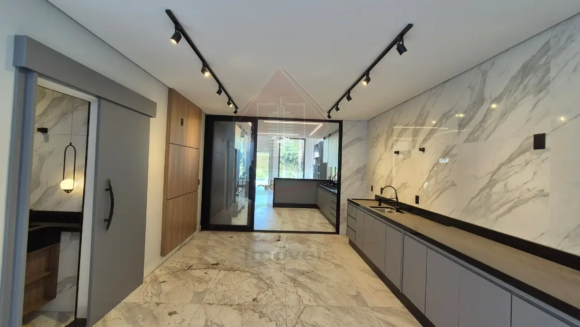 Foto 2 de Casa de Condomínio com 2 quartos para alugar, 143m2 em Pinhal, Cabreuva - SP