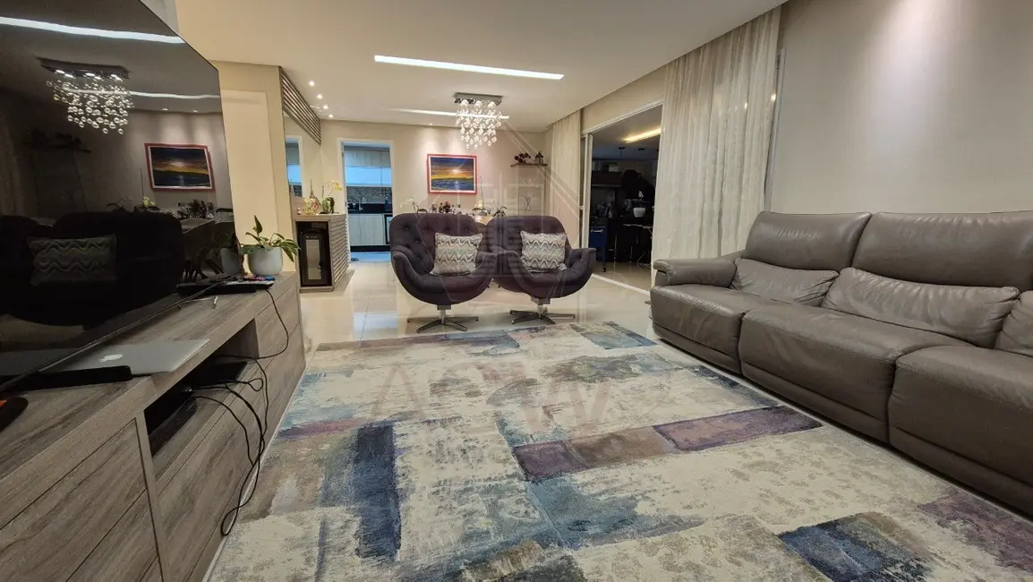 Foto 3 de Apartamento com 4 quartos para alugar, 216m2 em Jundiai - SP