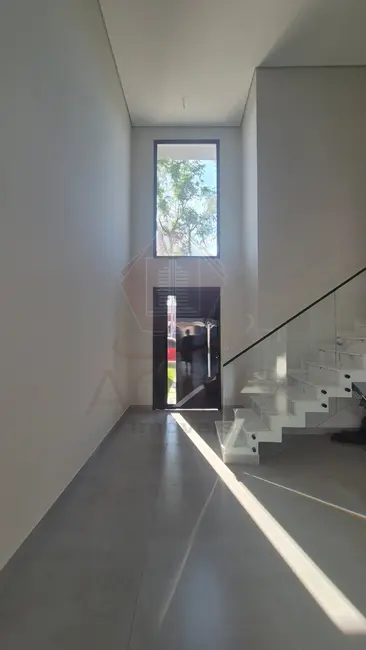 Casa de Condomínio com 3 quartos à venda, 220m2 em Itupeva - SP - imagem 2 Foto 2 de Casa de Condomínio com 3 quartos à venda, 220m2 em Itupeva - SP