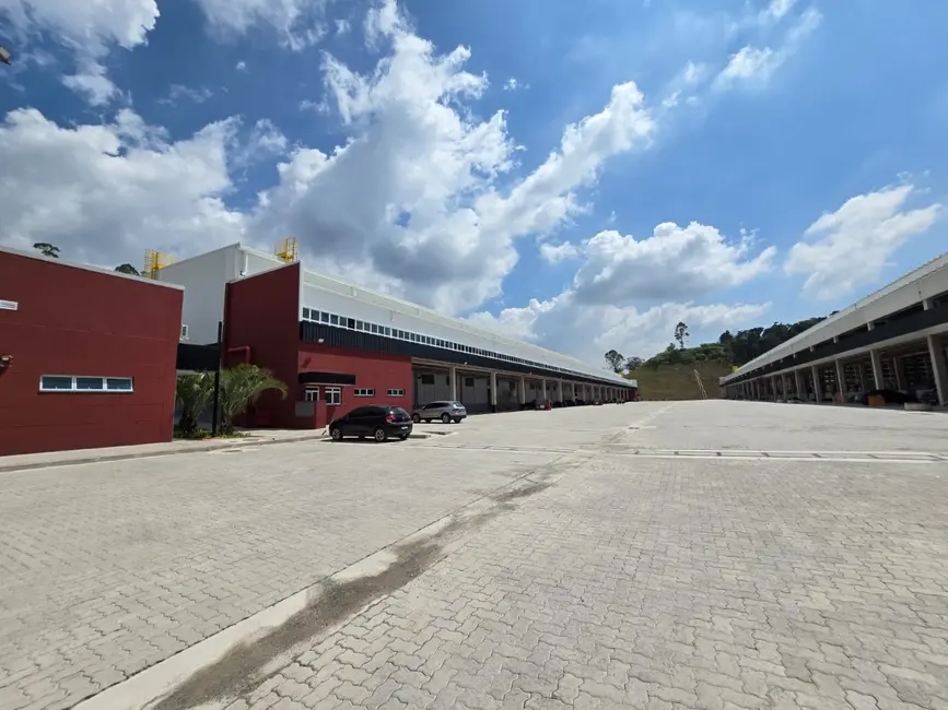 Foto 8 de Armazém / Galpão para alugar, 4214m2 em Quinhaú, Embu Das Artes - SP