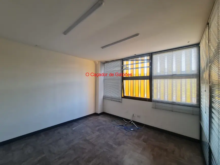 Armazém / Galpão para alugar, 2632m2 em Tamboré, Barueri - SP - imagem 8 Foto 8 de Armazém / Galpão para alugar, 2632m2 em Tamboré, Barueri - SP