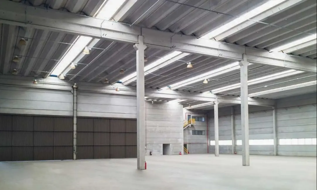 Armazém / Galpão para alugar, 2672m2 em Barueri - SP - imagem 1 Foto 1 de Armazém / Galpão para alugar, 2672m2 em Barueri - SP