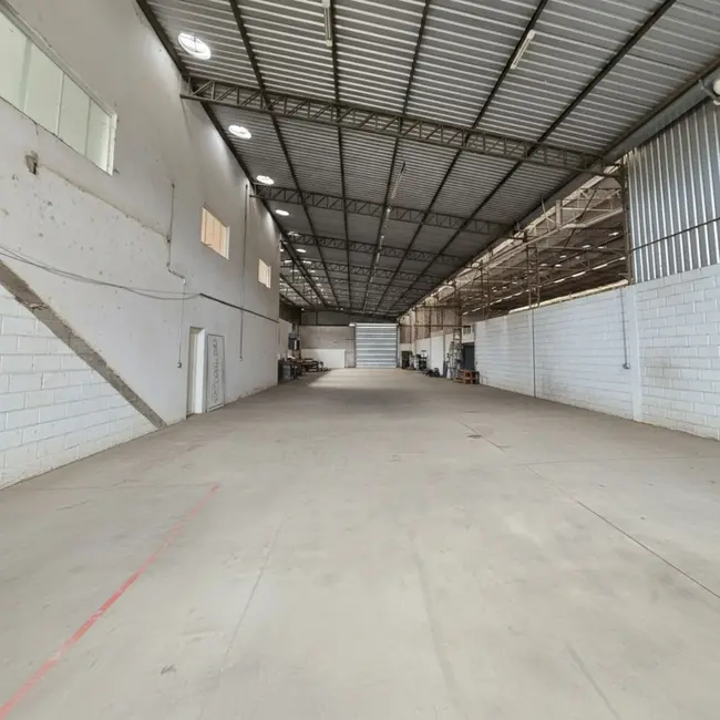 Foto 3 de Armazém / Galpão para alugar, 1961m2 em Brigadeiro Tobias, Sorocaba - SP