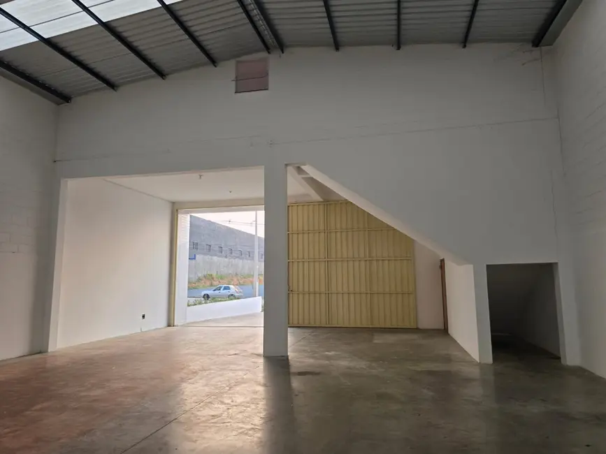 Foto 2 de Armazém / Galpão para alugar, 616m2 em Zona Industrial, Sorocaba - SP